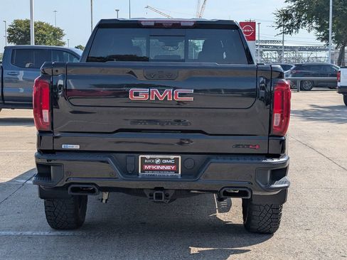 Used 2023 GMC Sierra 1500 AT4 w/ AT4 Premium Package AWD/4WD image 5