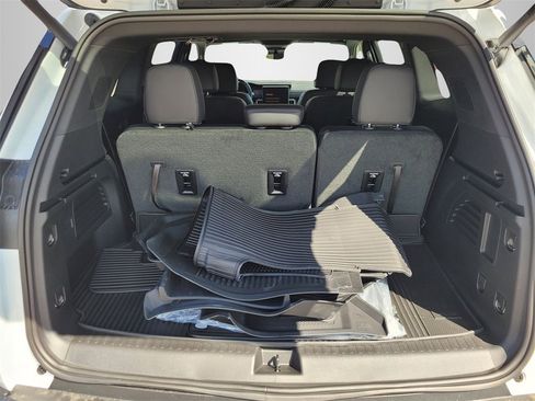 New 2026 GMC Acadia Elevation w/ Super Cruise Package image 7