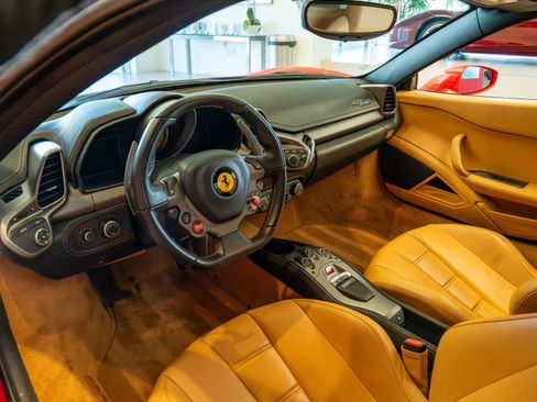 Used 2011 Ferrari 458 Italia Coupe RWD image 9