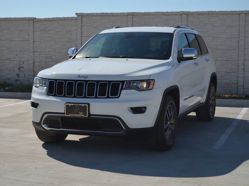 Used 2018 Jeep Grand Cherokee Limited RWD image 3