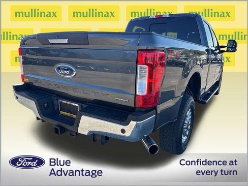 Used 2017 Ford F250 XLT w/ XLT Premium Package image 4
