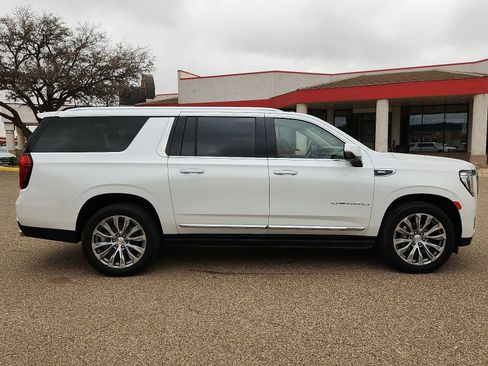 Used 2022 GMC Yukon XL Denali image 5