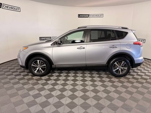 Used 2016 Toyota RAV4 XLE AWD/4WD image 3