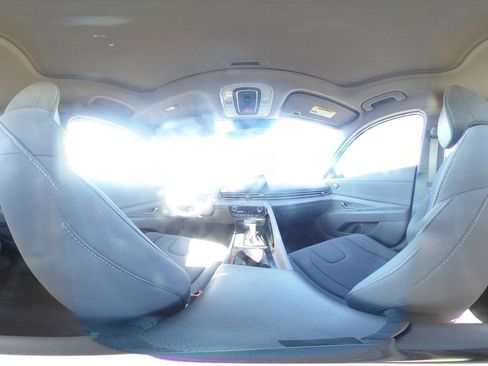 Used 2025 Hyundai Elantra SEL image 43