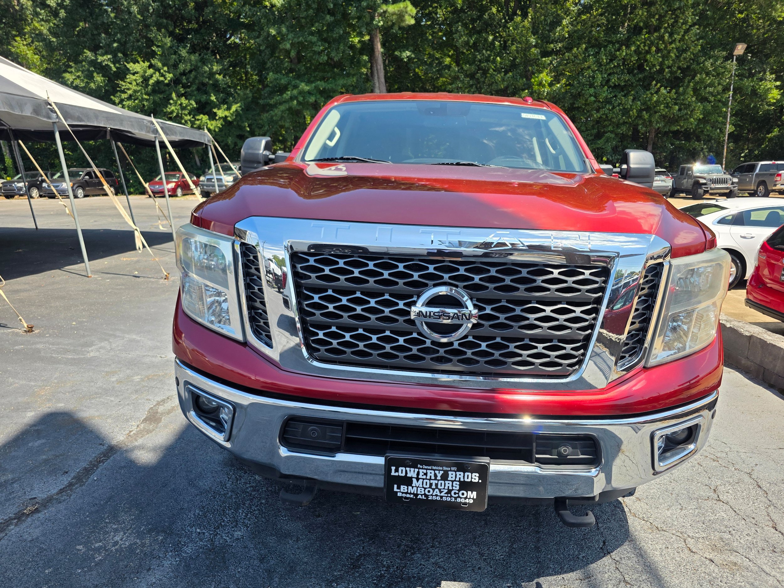 Used 2016 Nissan Titan SV AWD/4WD image 2