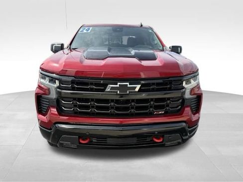 Used 2024 Chevrolet Silverado 1500 LT Trail Boss w/ Convenience Package II AWD/4WD image 2
