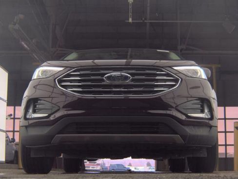 Used 2022 Ford Edge SEL w/ Convenience Package image 4