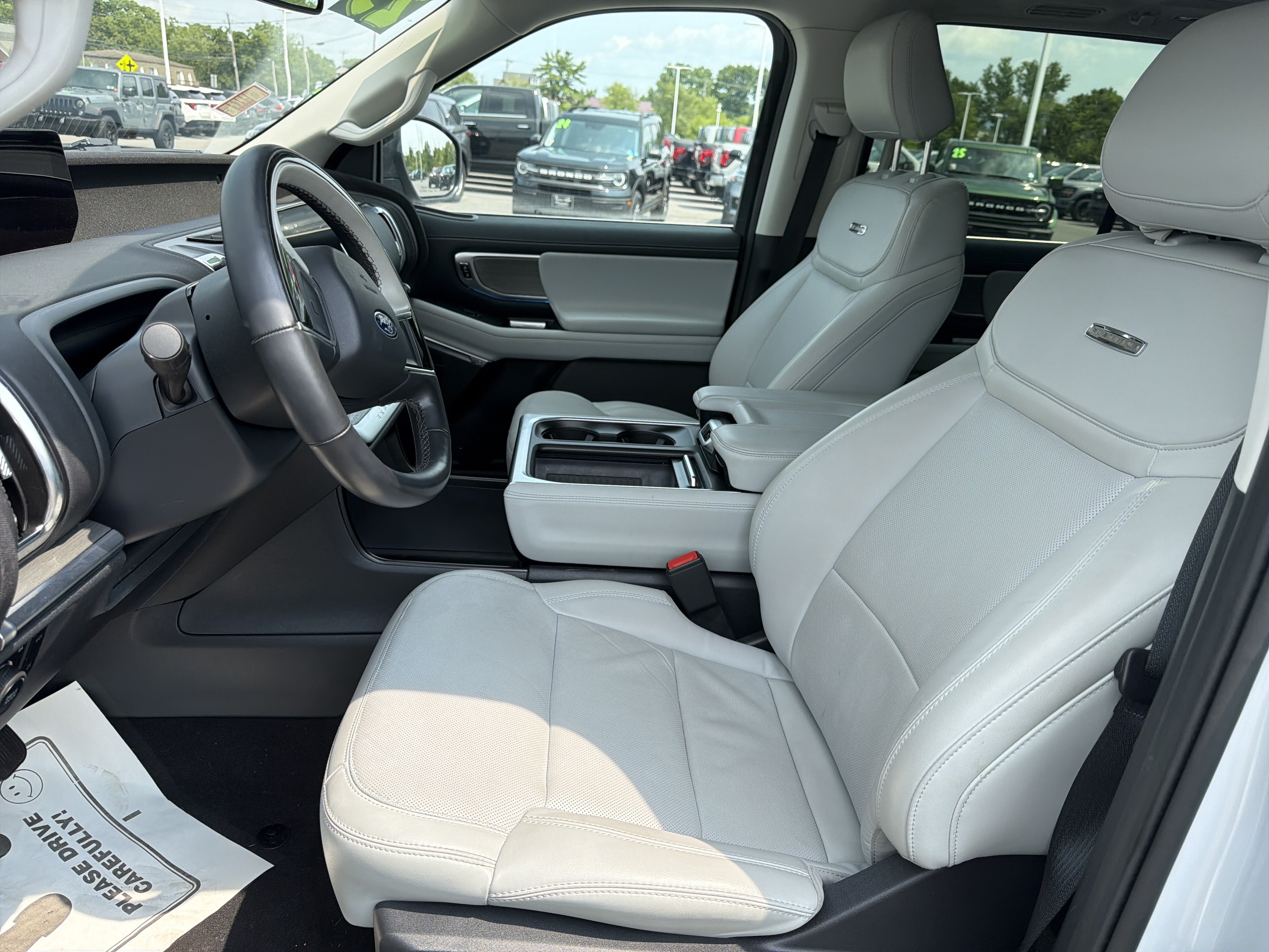 Certified 2025 Ford Expedition Max Platinum w/ Driver's Package AWD/4WD image 12