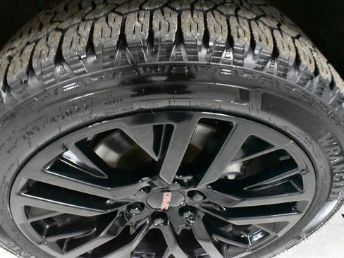 Used 2022 GMC Sierra 1500 Denali w/ Denali Reserve Package image 9