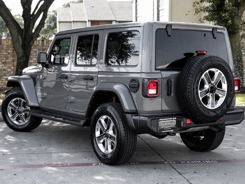Used 2022 Jeep Wrangler Unlimited Sahara w/ Cold Weather Group AWD/4WD image 19