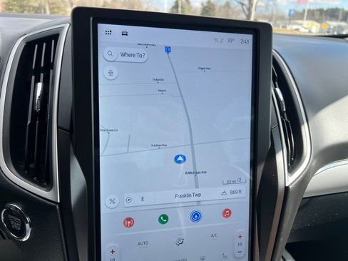 Used 2021 Ford Edge SEL w/ Convenience Package image 16