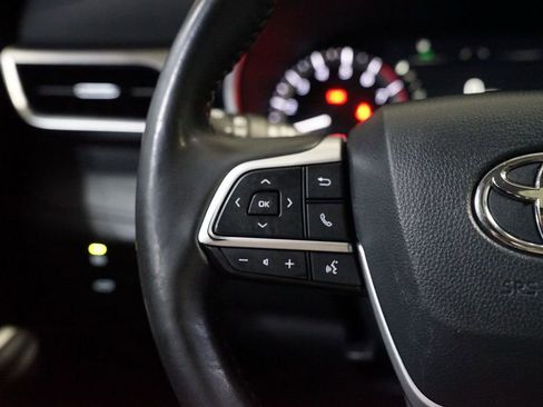 Certified 2024 Toyota Highlander XLE image 14