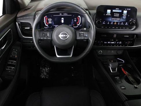 Certified 2023 Nissan Rogue Platinum w/ Platinum Premium Package FWD image 7