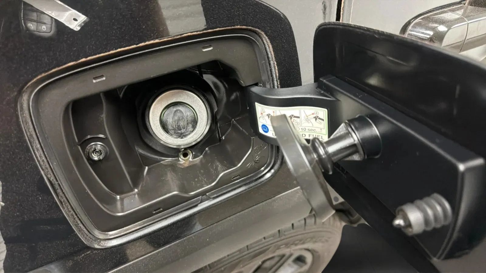 Used 2018 Jeep Renegade Altitude FWD image 29
