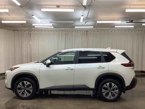 Used 2023 Nissan Rogue SV AWD/4WD image 9