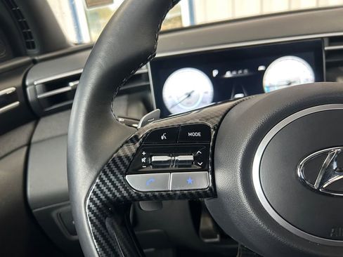 Certified 2024 Hyundai Santa Cruz Limited image 17