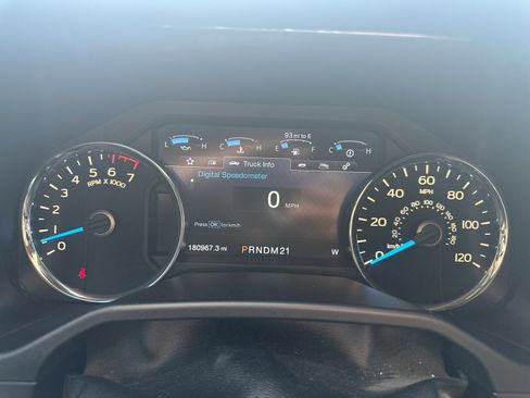 Used 2016 Ford F150 Lariat w/ Equipment Group 502A Luxury AWD/4WD image 12