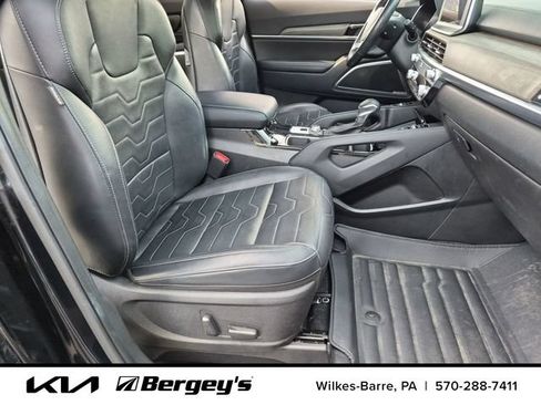 Certified 2022 Kia Telluride SX w/ SX Prestige Package AWD/4WD image 29