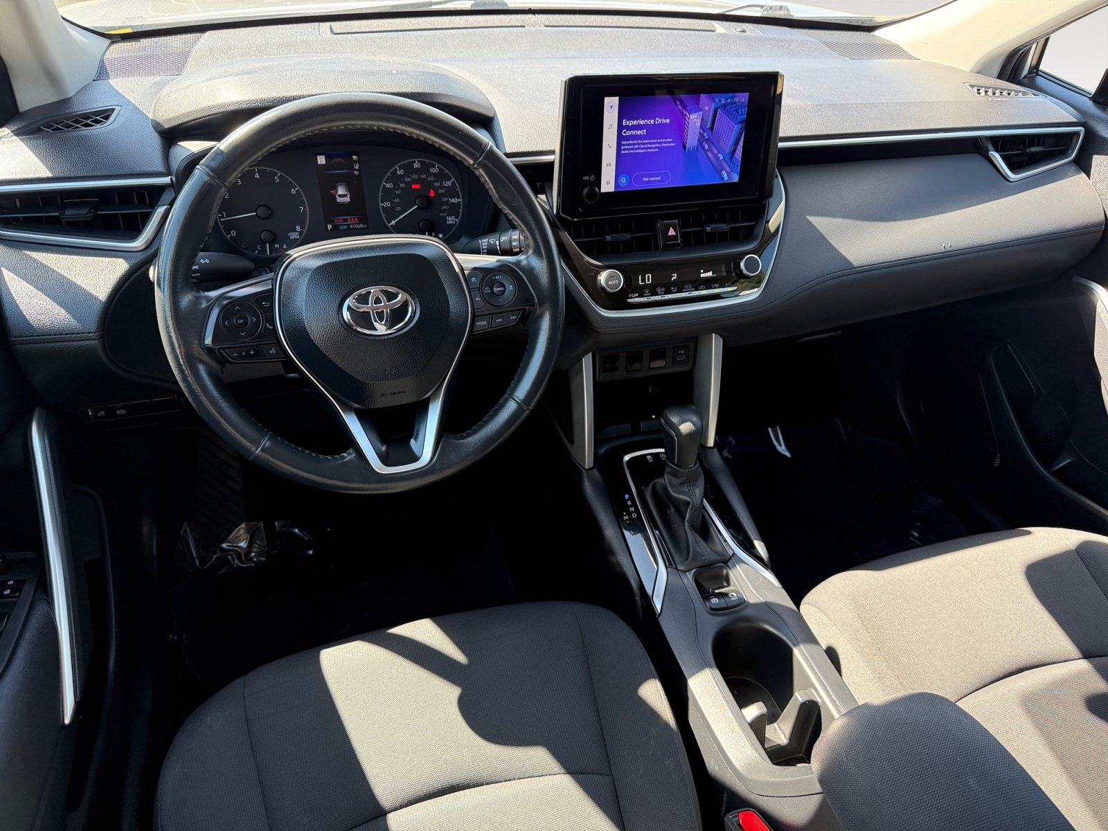 Used 2024 Toyota Corolla Cross LE FWD image 15