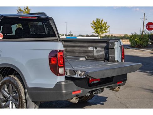 Used 2023 Honda Ridgeline Sport image 10