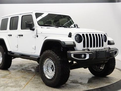 Certified 2022 Jeep Wrangler Unlimited Sahara w/ LED Lighting Group image 9