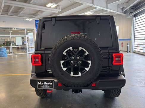Used 2026 Jeep Wrangler Unlimited Rubicon AWD/4WD image 6