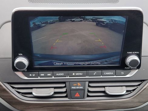 Used 2024 Nissan Altima 2.5 SV FWD image 23
