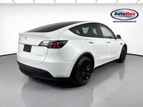 Used 2023 Tesla Model Y Long Range image 2