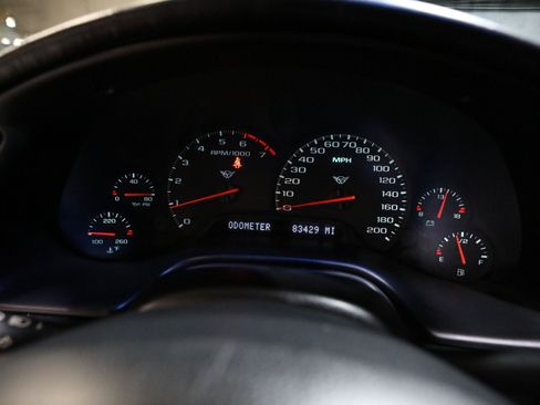 Used 2000 Chevrolet Corvette Coupe w/ Memory Pkg RWD image 67