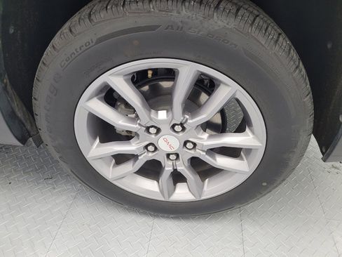 Used 2022 GMC Terrain SLT image 31