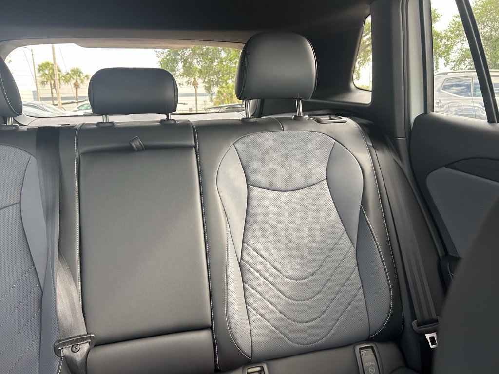 New 2026 Volkswagen Tiguan SE R-Line FWD image 14