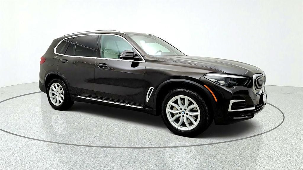 Used 2022 BMW X5 xDrive40i w/ Premium Package AWD/4WD image 3