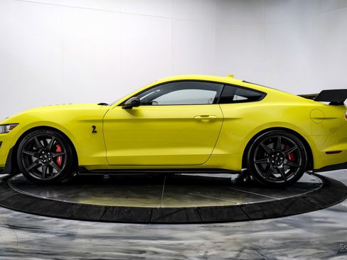 Used 2021 Ford Mustang Shelby GT500 w/ Carbon Fiber Track Pack image 6