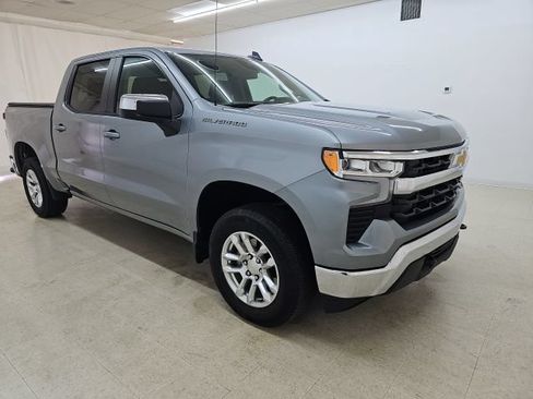 Used 2023 Chevrolet Silverado 1500 LT AWD/4WD image 30