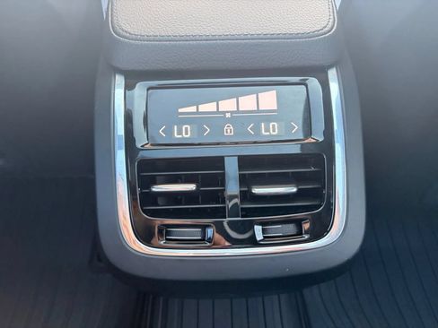 Used 2018 Volvo XC90 T5 Momentum w/ Convenience Package AWD/4WD image 27