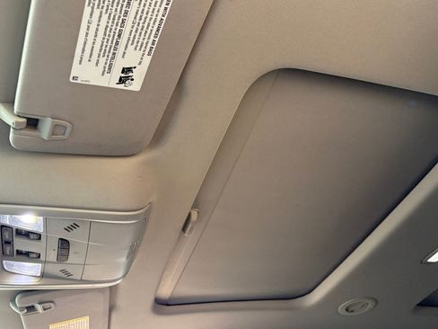 Used 2020 Buick Enclave Avenir w/ Avenir Technology Package image 31