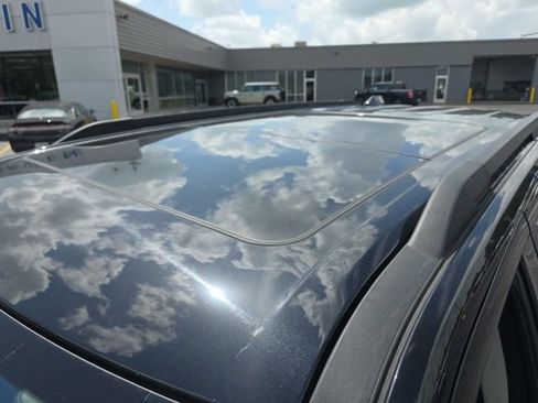 Used 2025 Ford Expedition Active AWD/4WD image 9