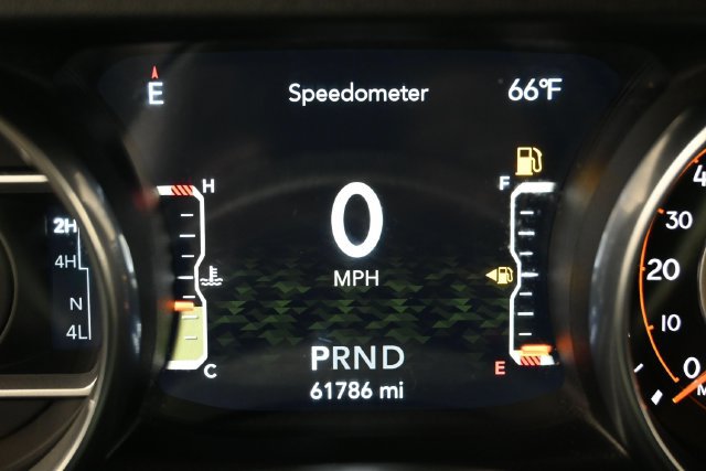 Used 2020 Jeep Gladiator Overland w/ Trailer Tow Package AWD/4WD image 12