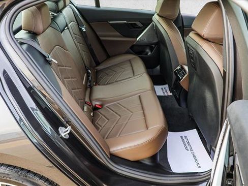 Used 2026 BMW 530i xDrive image 25