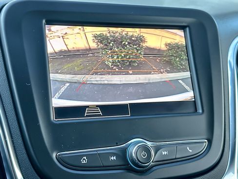 Used 2024 Chevrolet Equinox LT image 25