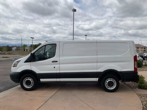 Used 2019 Ford Transit 250 130 Low Roof RWD image 3