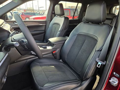 New 2026 Jeep Grand Cherokee 4WD image 12