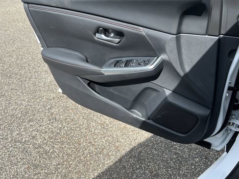 New 2025 Nissan Sentra SR w/ Midnight Edition image 15