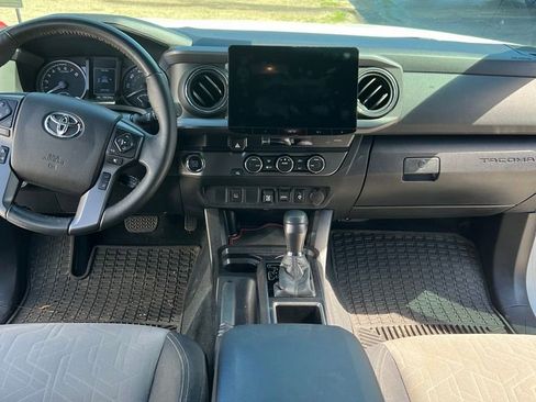 Used 2021 Toyota Tacoma TRD Off-Road RWD image 9