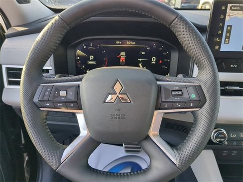 New 2025 Mitsubishi Outlander AWD image 35