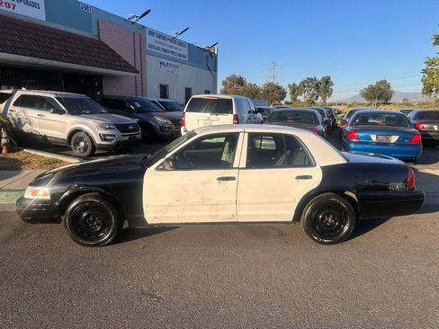 Used 2003 Ford Crown Victoria Police Interceptor RWD image 2