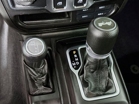 Used 2021 Jeep Wrangler Sport S image 19