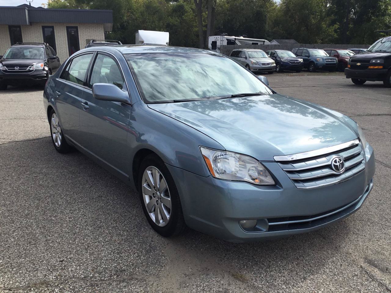 Used 2007 Toyota Avalon XLS FWD image 4