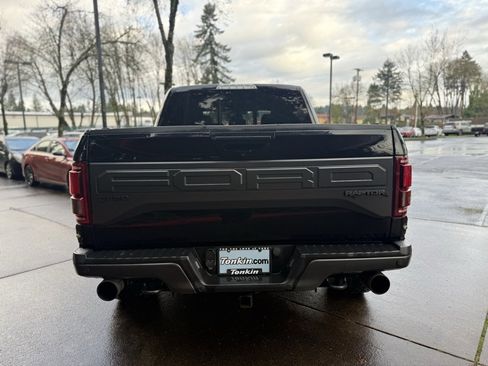 Used 2018 Ford F150 Raptor w/ Equipment Group 802A Luxury image 11