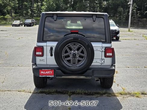 Used 2024 Jeep Wrangler Unlimited Sport AWD/4WD image 4